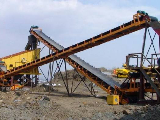 How should Chinese mining machinery companies approach their overseas development?
