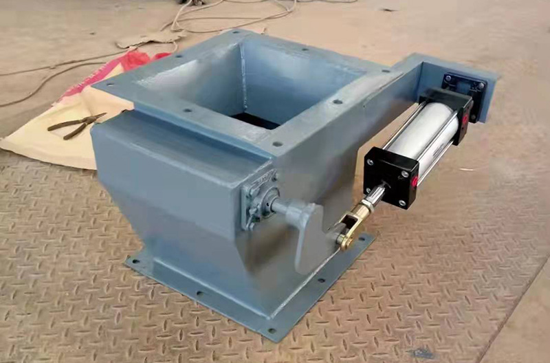 Double-layer airlock damper